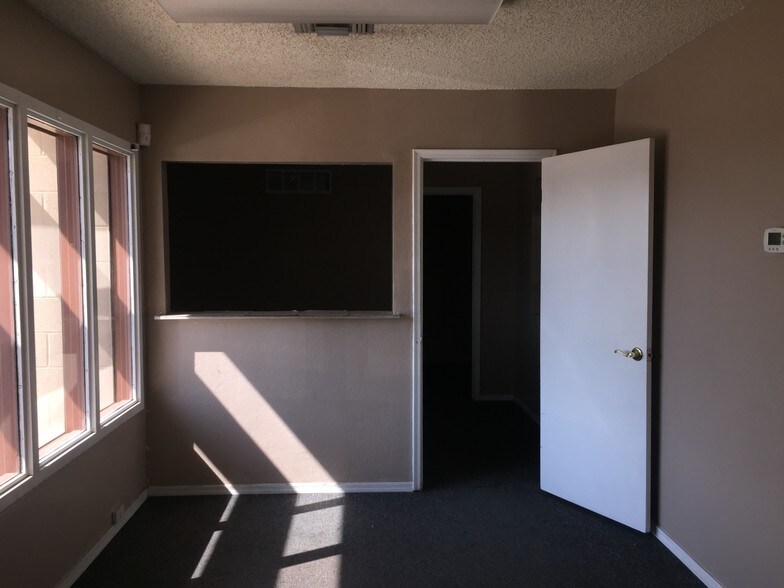 More Photos Of 2802 N El Burrito Ave, Tucson Light Manufacturing For Lease