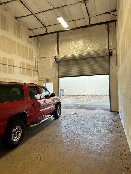 More Photos Of 60 Ulupono St, Lahaina Showroom For Sale