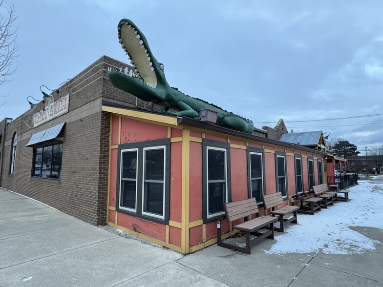 Primary Photo Of 404 Main St, Belleville Storefront For Sale