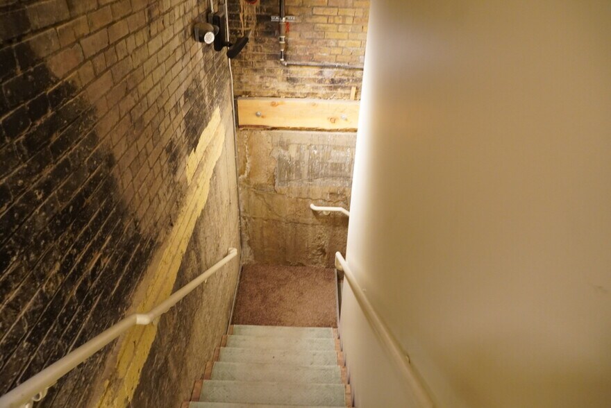 More Photos Of 1028 Main St, Evanston Theater Concert Hall For Sale