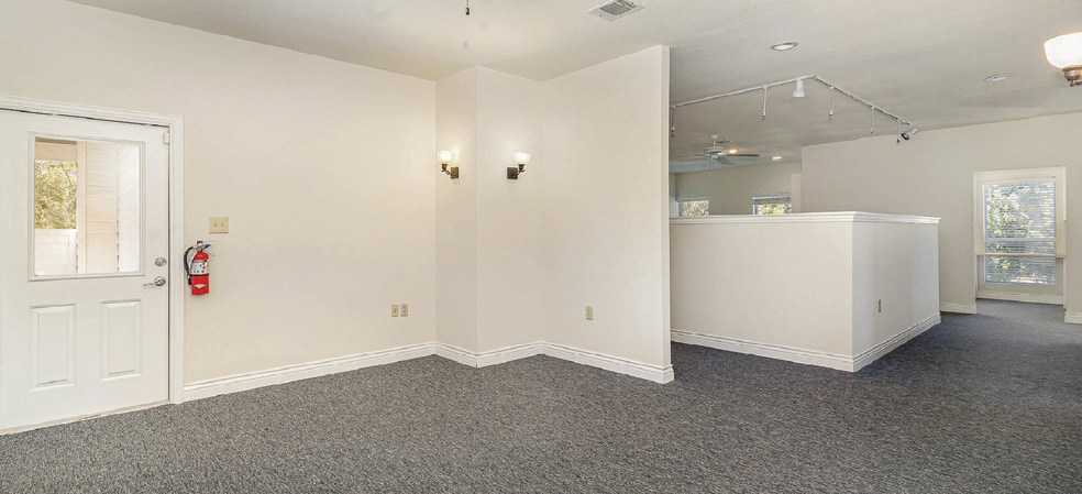More Photos Of 4304 Tate Springs Rd, Arlington Medical For Sale