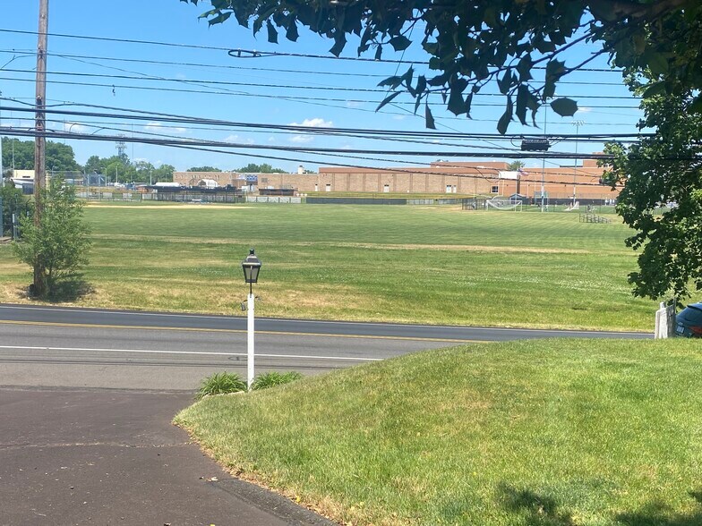 More Photos Of 1100-1140 Sumneytown Pike, Lansdale Office For Lease