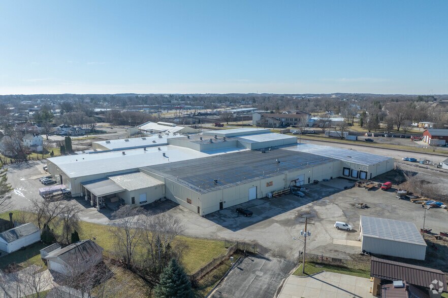 More Photos Of 426 S Montgomery St, Watertown Manufacturing For Lease