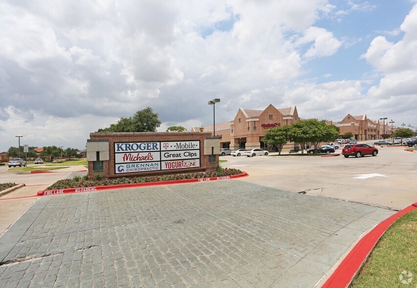 More Photos Of 7447-7505 N MacArthur Blvd, Irving General Retail For Lease