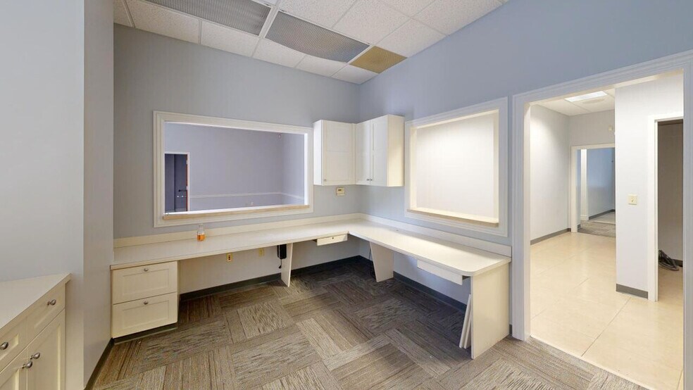 More Photos Of 5501 Pinnacle Point Dr, Rogers Office For Lease