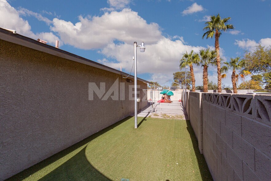 More Photos Of 2948 E Russell Rd, Las Vegas Office For Sale