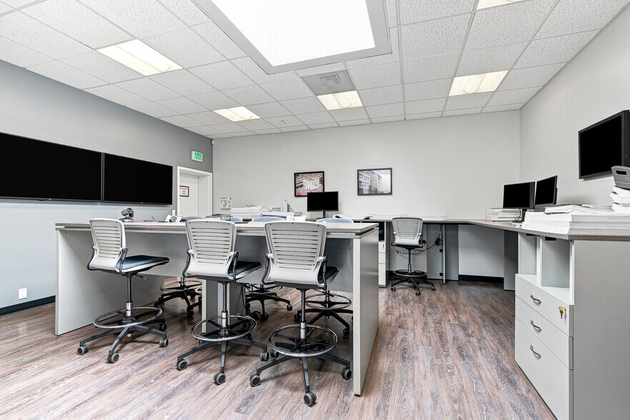 More Photos Of 125 W Maple Ave, Monrovia Service For Sale