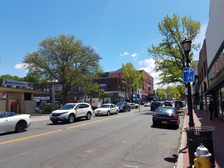 More Photos Of 344 New York Ave, Huntington Storefront For Lease