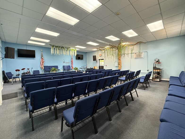 More Photos Of 2913 Jeannette St, Union City Storefront Retail Residential For Sale