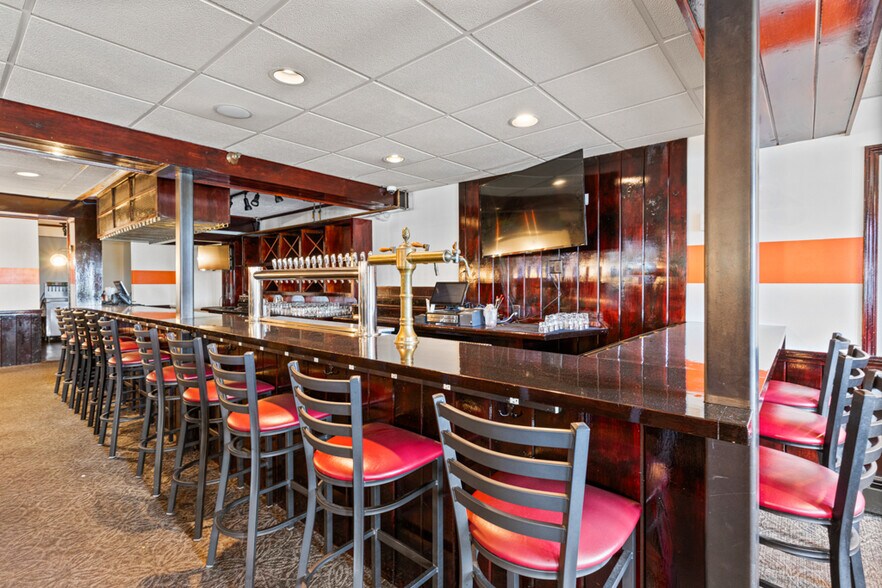 More Photos Of 60 Mile Rd, Wells Restaurant For Sale