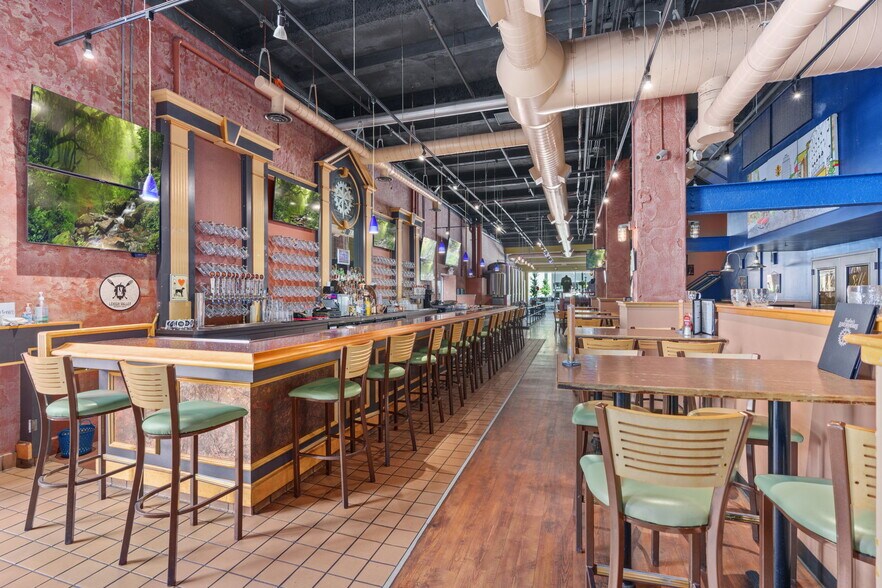 More Photos Of 812-814 W Hamilton St, Allentown Loft Creative Space For Sale