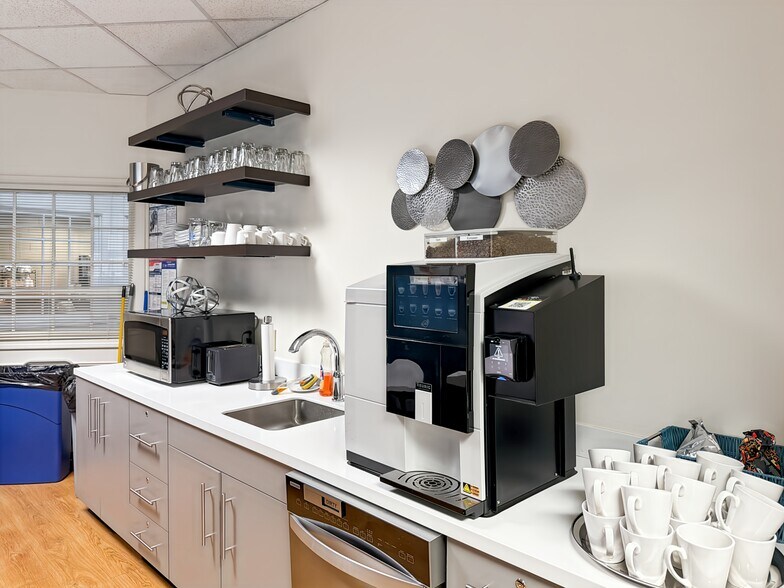 More Photos Of 15 Constitution Dr, Bedford Coworking Space