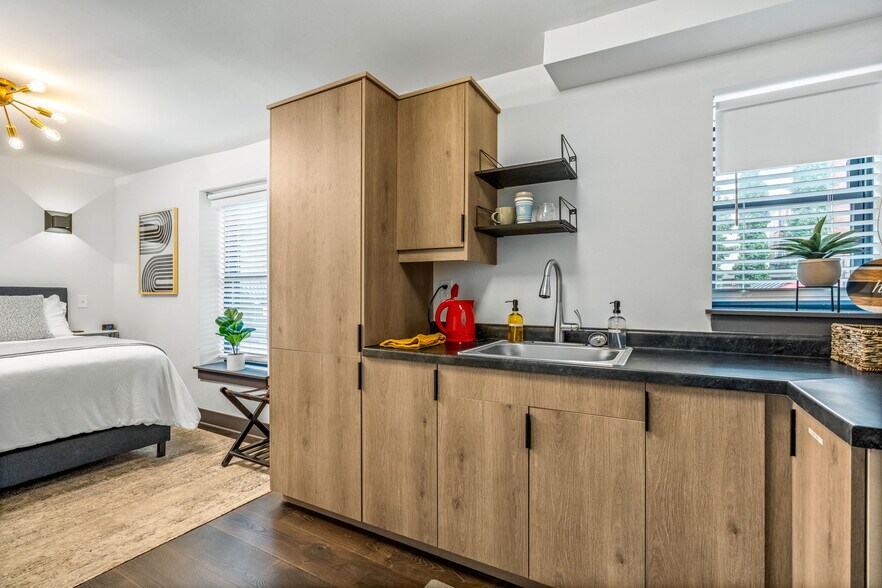 More Photos Of 207 Bank St, New Albany Apartments For Sale