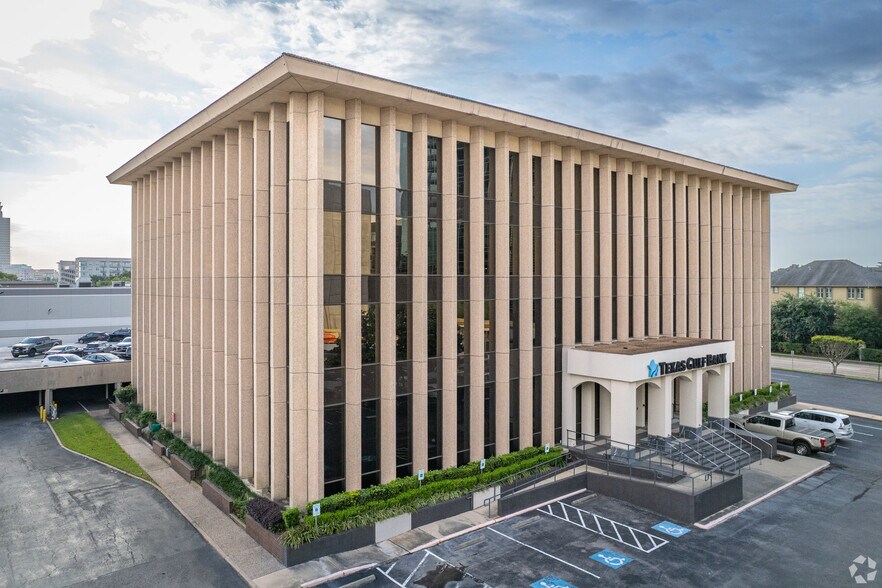 Primary Photo Of 900 Town & Country Blvd, Houston Office For Lease