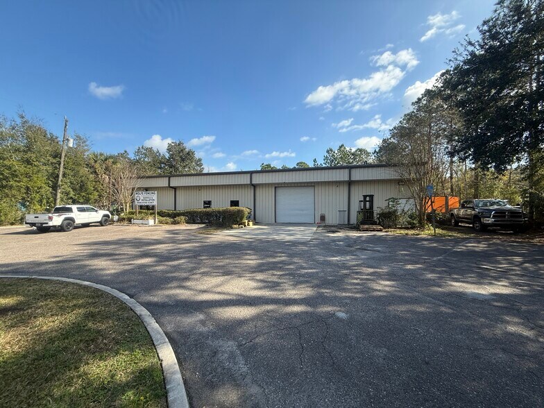 More Photos Of 850500 Us-17, Yulee Warehouse For Lease