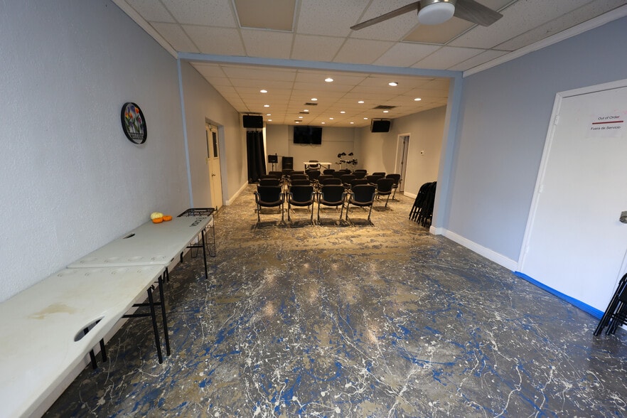 More Photos Of 3005 S Tuttle Ave, Sarasota Religious Facility For Sale