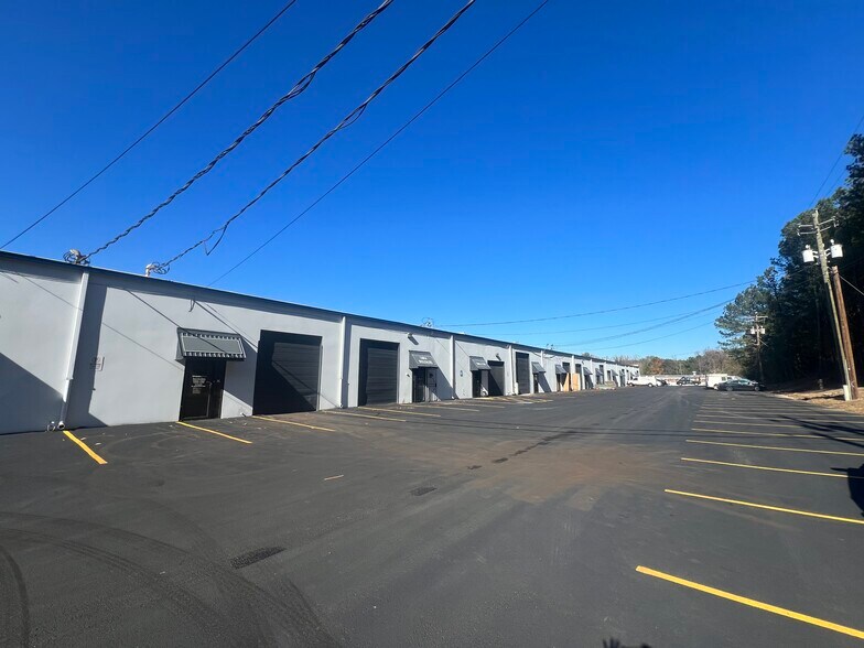 More Photos Of 2260 Lithonia Industrial Blvd, Lithonia Warehouse For Lease