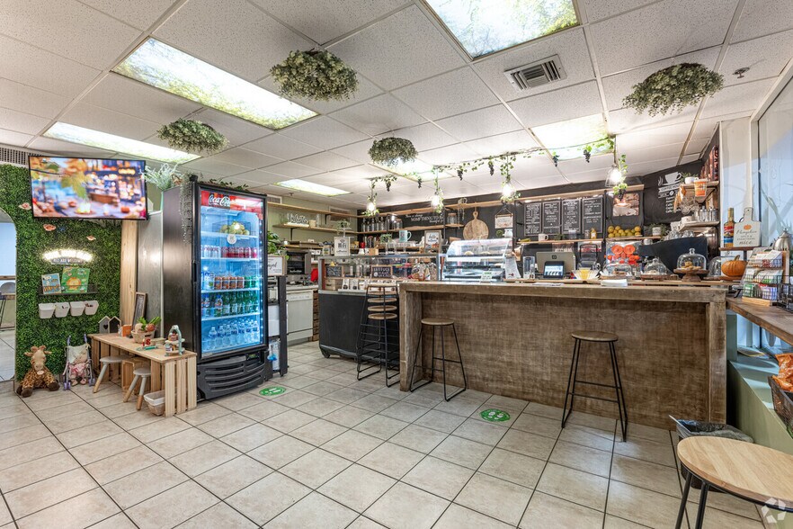 More Photos Of 2455 E Sunrise Blvd, Fort Lauderdale Loft Creative Space For Lease