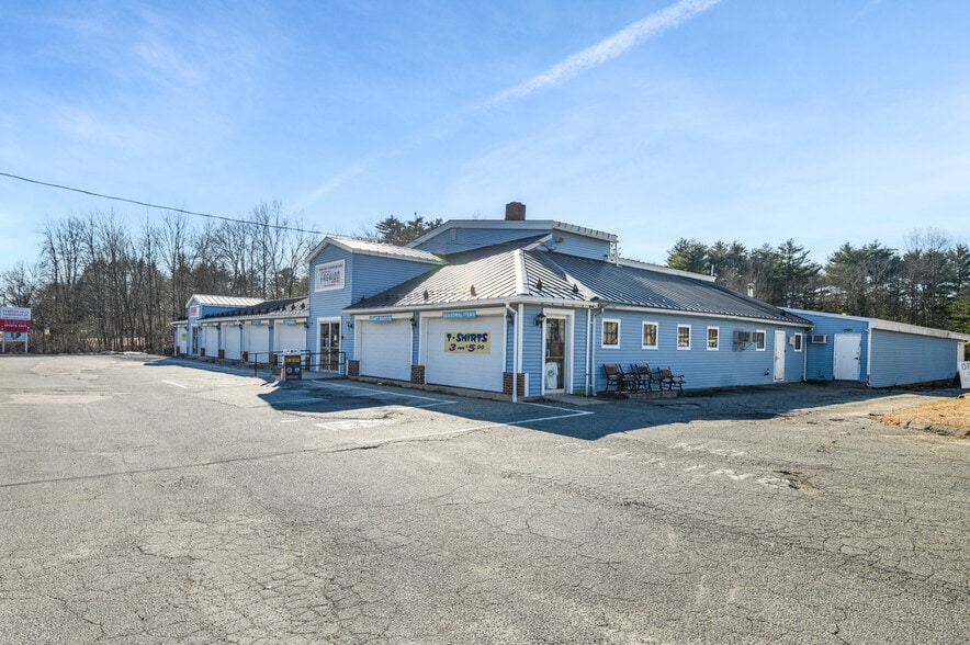 More Photos Of 34 Lafayette Rd, Hampton Falls Freestanding For Sale