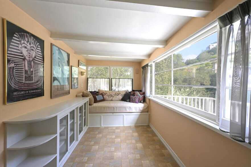 More Photos Of 2636 N Beachwood Dr, Los Angeles Apartments For Sale