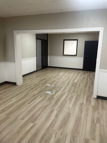 More Photos Of 3165 Myrtle Ave, Granite City Medical For Sale