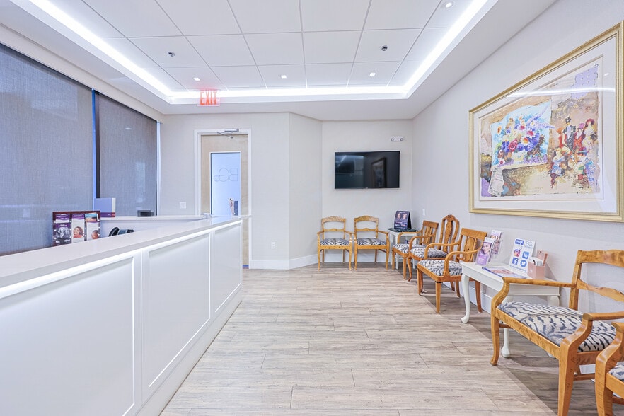 More Photos Of 833 Northern Blvd, Great Neck Medical For Lease