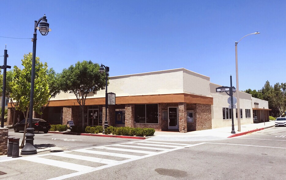 Primary Photo Of 539-547 W Lancaster Blvd, Lancaster Freestanding For Lease