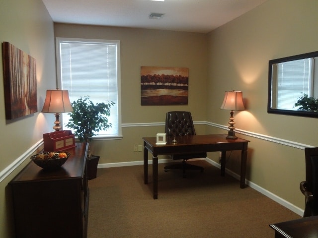 More Photos Of 130 Hillcrest Dr, Clarksville Medical For Lease