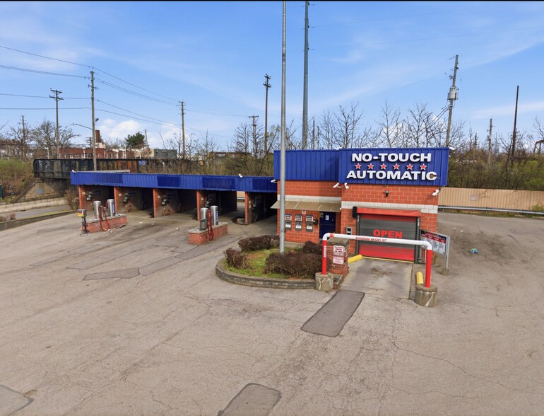 Primary Photo Of 8219 Broadway Ave, Cleveland Carwash For Sale