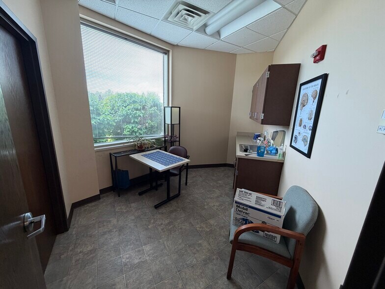 More Photos Of 400 International Dr, Williamsville Medical For Lease