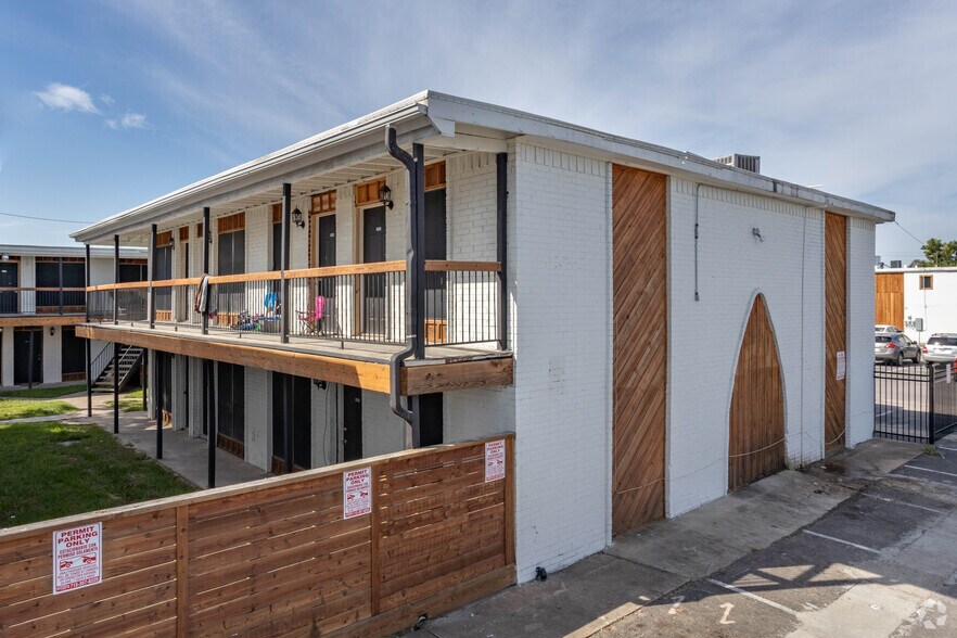 More Photos Of 101 S Allen Genoa Rd, South Houston Apartments For Sale