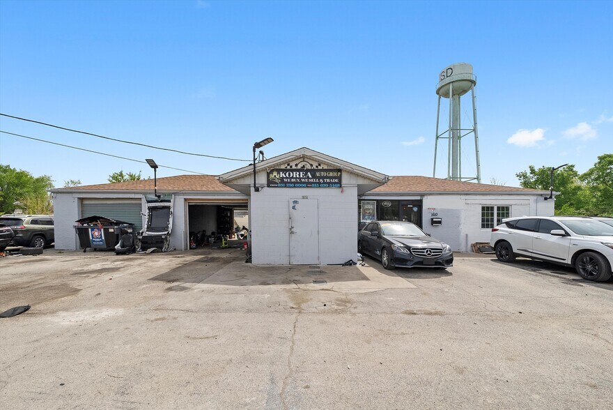 More Photos Of 1610 S Chicago St, Joliet Auto Dealership For Sale