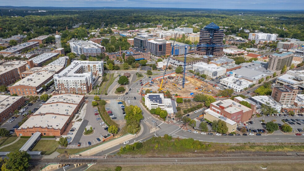 More Photos Of 433 W Main St, Durham Office For Lease