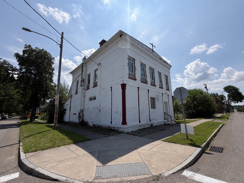 More Photos Of 230 Reynolds St, Rochester Flex For Sale