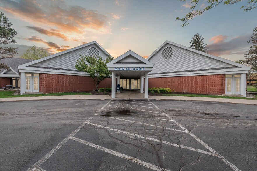 Primary Photo Of 3740 W Sylvania Ave, Toledo Medical For Sale