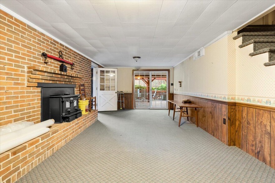 More Photos Of 1356 Coopers Cove Rd, Hardy Specialty For Sale