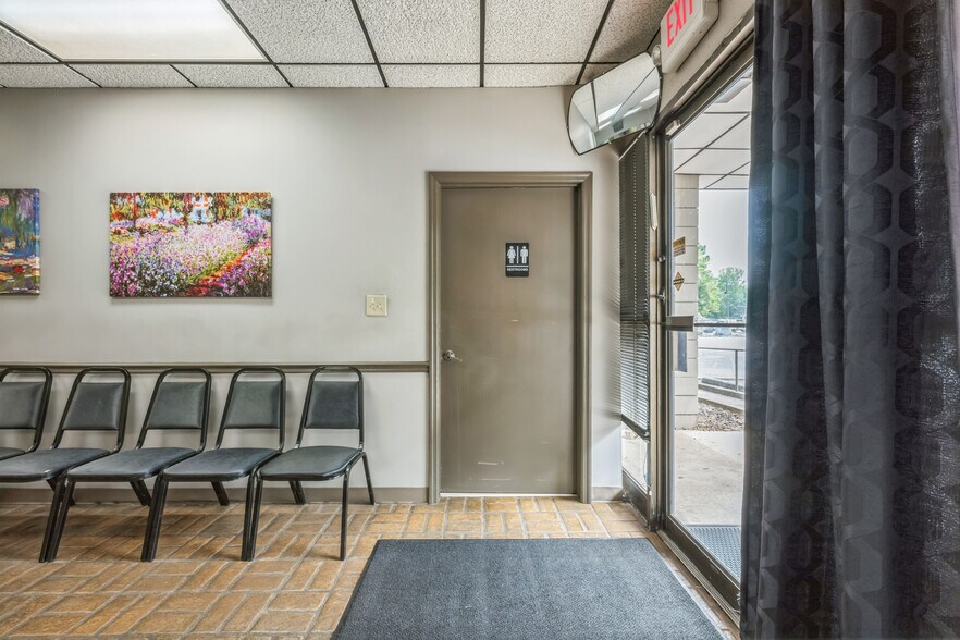 More Photos Of 2169 Commerce Blvd, Irondale Office For Sale