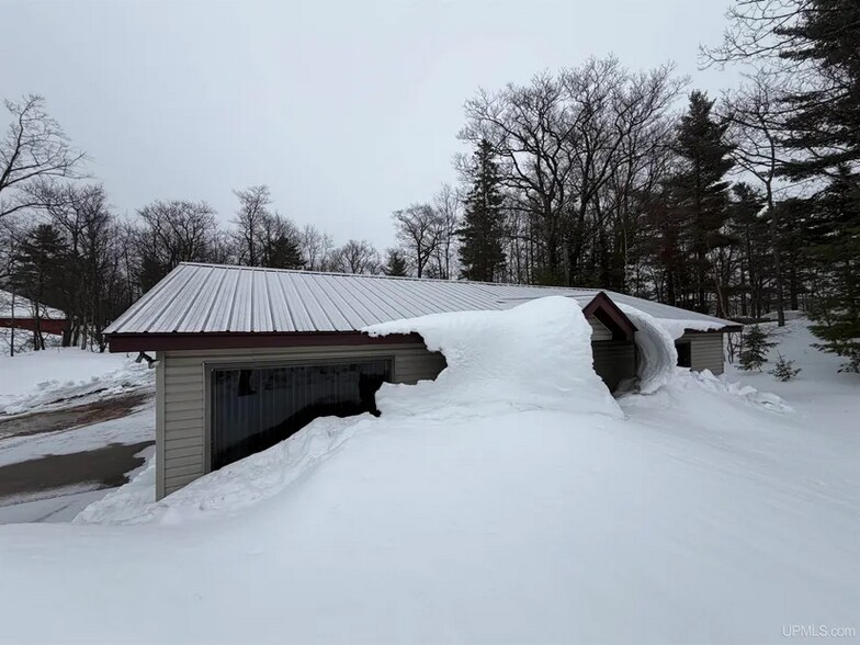 More Photos Of 7 Brebner Rd E, Negaunee Flex For Sale