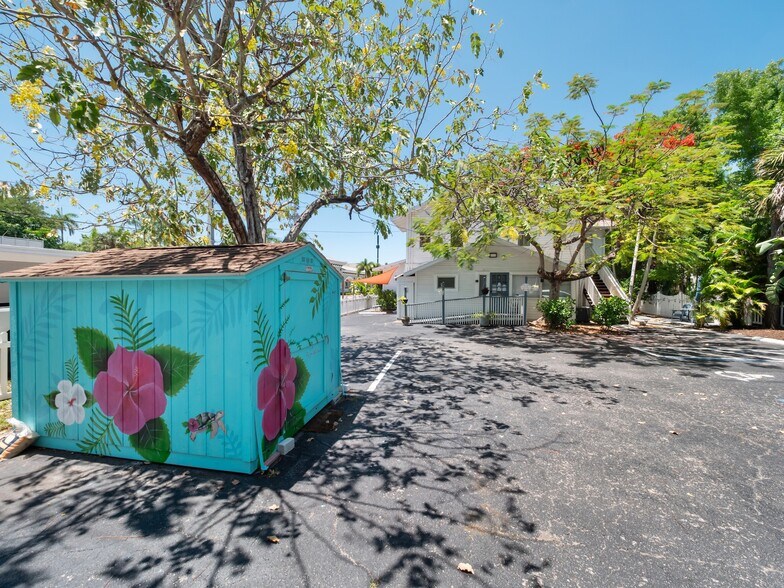 More Photos Of 2135 Mcgregor Blvd, Fort Myers Hospitality For Sale