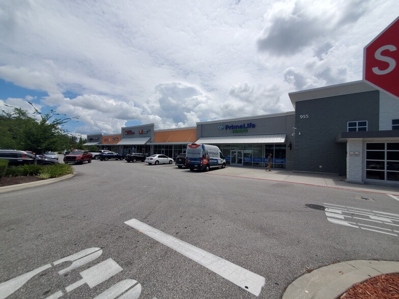 More Photos Of 955 S Woodland Blvd, Deland General Retail For Lease
