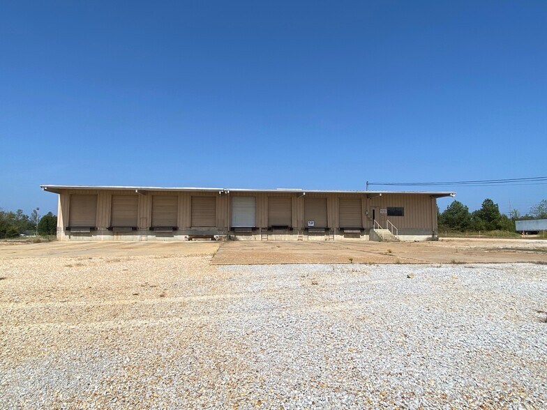 More Photos Of 3390 Jeff Homan Blvd, Tupelo Truck Terminal For Lease