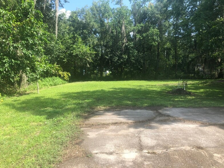 7854 MoncriefDinsmore Rd, Jacksonville, FL 32219 Freestanding For