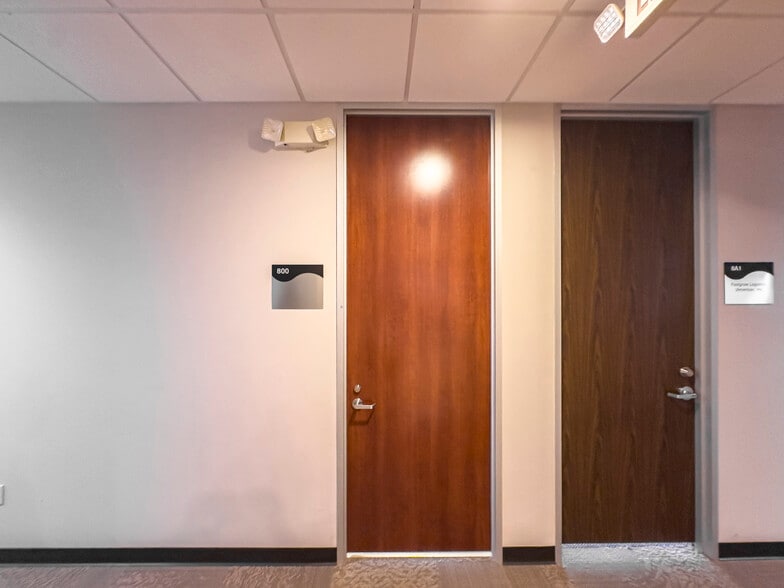 More Photos Of 9999 Bellaire Blvd, Houston Medical For Sale