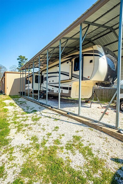 More Photos Of 18723 Mirror Lake Dr, Spring Warehouse For Sale