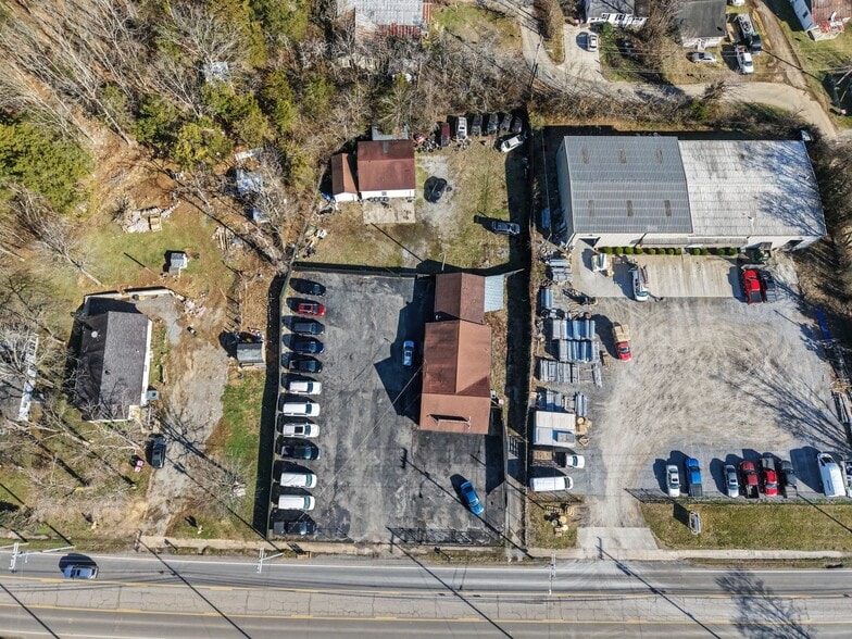 Primary Photo Of 1195 Louisville Hwy, Millersville Auto Dealership For Sale