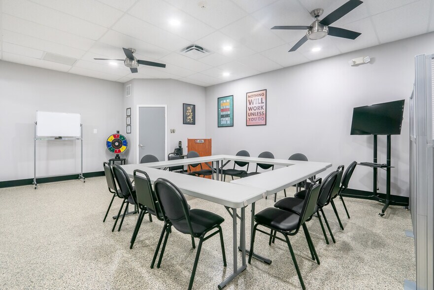 More Photos Of 6600 Pembroke Rd, Pembroke Pines Office For Sale