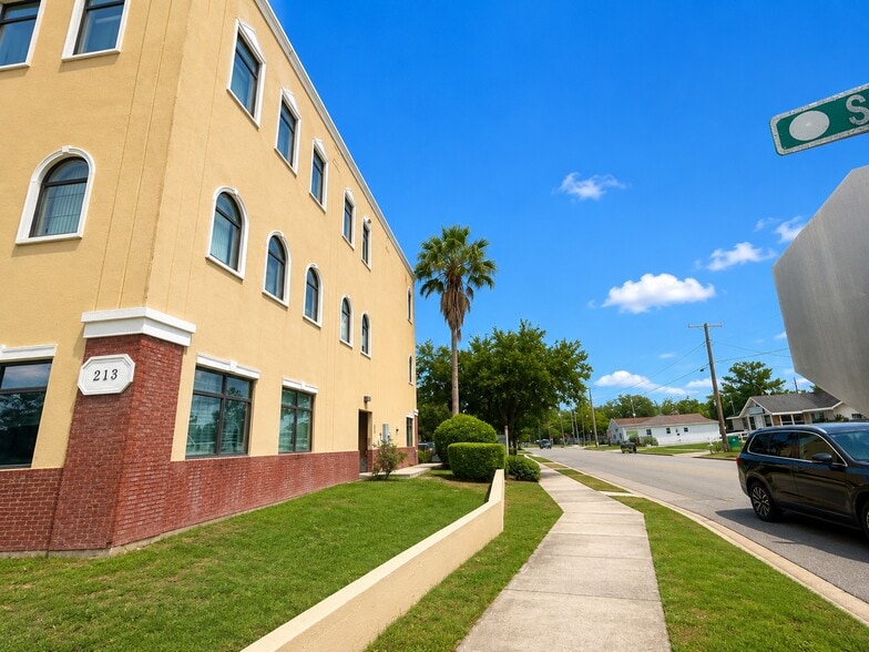 More Photos Of 213 S Dillard St, Winter Garden Medical For Sale