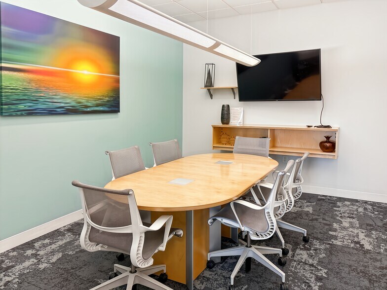 More Photos Of 5550 Wild Rose Ln, West Des Moines Coworking Space