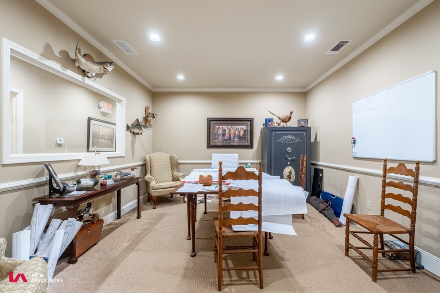 More Photos Of 210 Holt Rd, Acworth Industrial For Lease