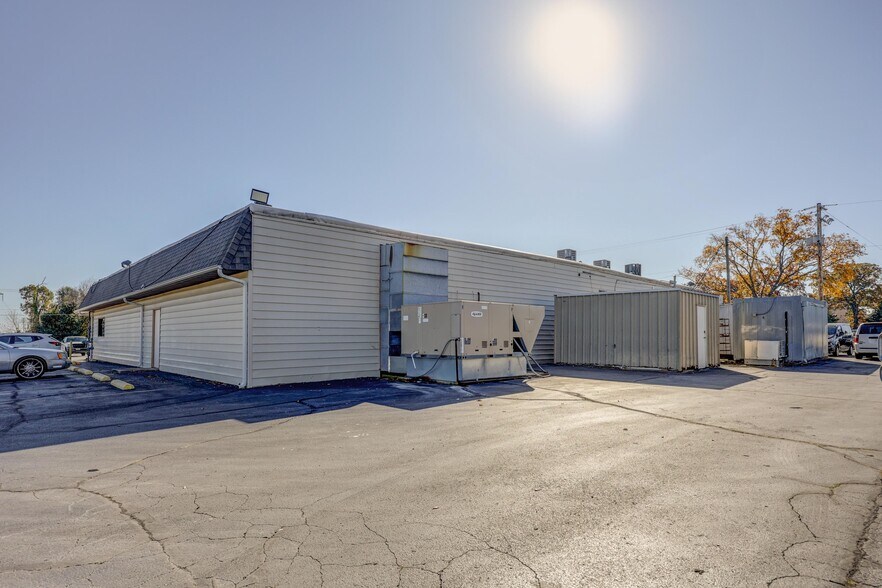 More Photos Of 2728 & 2802 N Rangeline Road, Joplin Flex For Sale